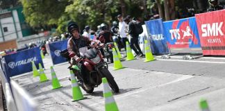 Motoristas reciben capacitaciones en el programa "Vidas en ruta", que organiza la Policía Municipal deTránsito de la capital y la Asociación de Importadores de Motocicletas. Foto: Municipalidad de Guatemala