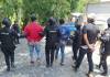 La Policía Nacional Civil (PNC) informó sobre la captura de cinco personas, quienes son acusadas del delito de plagio o secuestro. Foto La Hora: PNC