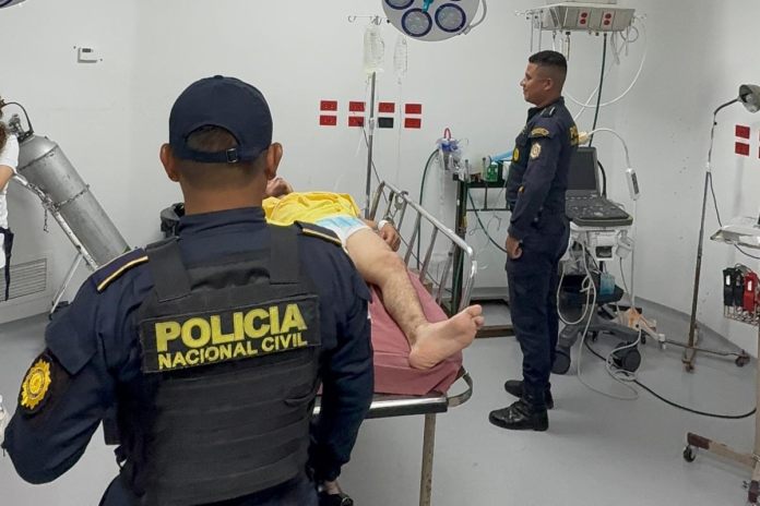 Sicario es vapuleado por vecinos de zona 18 tras cometer un ataque armado contra un hombre de 21 años