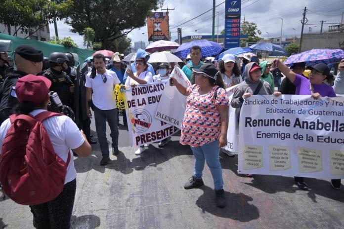 Un Juzgado de Trabajo de Jutiapa ordenó al STEG de Joviel Acevedo cesar la suspensión indebida de clases en el departamento. Foto La Hora: Fabricio Alonzo