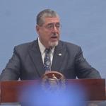 El presidente Bernardo Arévalo se refiere a los amotinamientos en los diferentes centros carcelarios, indicando que son reacciones por los esfuerzos de retomar las cárceles del país.