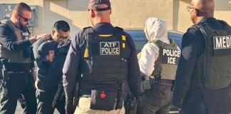 Kristi Noem ha dado a conocer que el límite de edad para aplicantes a agente de ICE será eliminado.