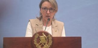 Patricia Orante, titular del MARN, explica que analizan las acciones a tomar ante las inconstitucionalidad resulta por la CC por el Reglamento de Gestión Integral de Residuos.
