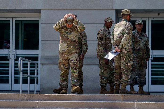 Fotografía de miembros de la Guardia Nacional en Washington. Foto la Hora: EFE