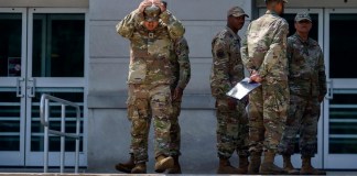 Fotografía de miembros de la Guardia Nacional en Washington. Foto la Hora: EFE