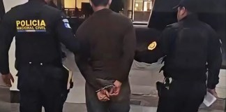 La policía continúa con las investigaciones para dar con el paradero de otros sospechosos del atentado. Foto La Hora: PNC
