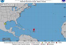 Erin se convierte en un huracán "catastrófico" con categoría 5 en el Atlántico.