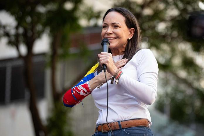 Machado confía en que la nueva recompensa de EEUU por Maduro ayude 
