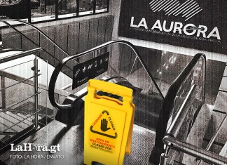 Gradas eléctricas del AILA presentan fallas tras reciente instalación, según denuncias de usuarios. Arte La Hora: Alejandro Ramírez
