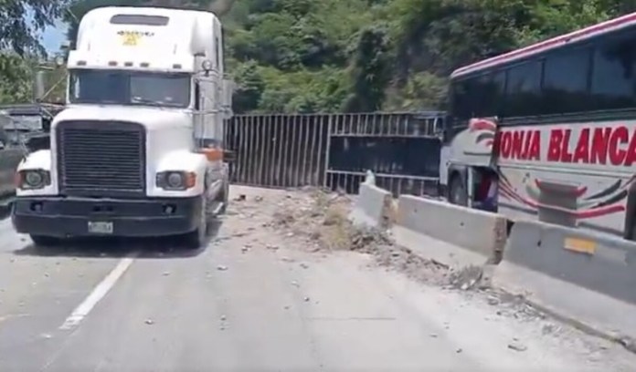 Por segundo día, transporte pesado es protagonista de accidente en ruta al Atlántico