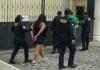 Agentes de la PNC capturaron a presuntos de haber tomado dinero de una tarjeta olvidada en un cajero de Quetzaltenango. Foto La Hora: RRSS