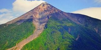 En ocasiones el volcán de Fuego tiene lahares debido a la actividad del coloso. Foto La Hora: Conred