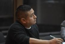 Ángel Sajbochol, exagente de PNC, espera conocer si debe enfrentar juicio por el caso Itzapa. Foto La Hora: Fabricio Alonzo