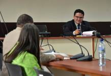 El juez Fredy Orellana concedió medida sustitutiva a Angelita Martínez. Foto La Hora: Daniel Ramírez