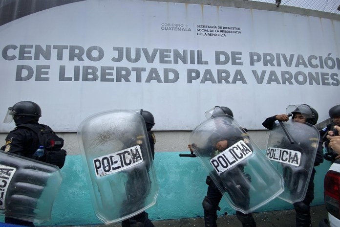 Antimotines en el Centro Especializado de Reinserción Juvenil I (CER I), a un costado de «Las Gaviotas». Foto La Hora: José Orozco