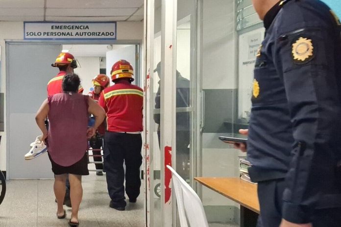 Al menos siete personas fallecidas y otro número similar de heridos dejaron diferentes ataques armados registrados en la capital. Foto La Hora: Bomberos Municipales