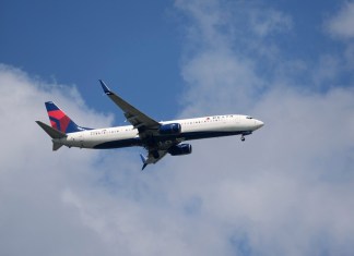 Archivo de un avión de Delta Airlines en Washington. Foto La Hora: AP