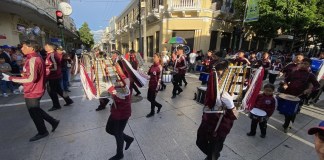Bandas escolares en el desfile XVII de la Comunidad de Bandas de Guatemala
