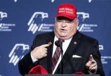 Trump despide al director del IRS tras solicitar datos de indocumentados Billy Long, exjefe del Servicio de Impuestos Internos (ISR)
