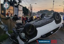 Accidente de tránsito en el kilómetro 12 de la Carretera al Atlántico. Foto La Hora: Bomberos Municipales.