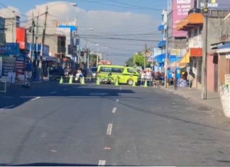 Incidente armado deja tres heridos en zona 12, entre ellos un agente de la PNC. Foto La Hora: Bomberos Municipales captura de pantalla.