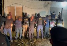 Autoridades pusieron a disposición de juez competente a cinco detenidos. Foto La Hora: MP