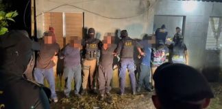 Autoridades pusieron a disposición de juez competente a cinco detenidos. Foto La Hora: MP