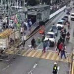 Instalación de andamios como preparación de la carrera 21K. Foto La Hora: Captura de pantalla
