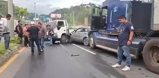 Colisión múltiple en ruta CA-9 bloquea el paso por completo con dirección a la capital