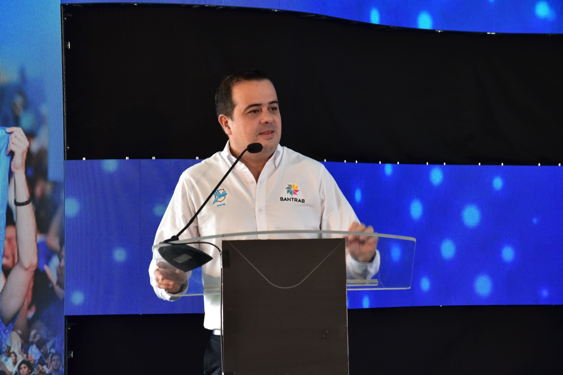 "Apoyamos al deporte con un propósito, creemos firmemente que el deporte inspira, que el deporte es disciplina y también creemos que el trabajo dignifica", expresó José Antonio Roca, gerente general de Bantrab.