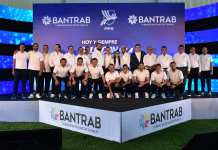 Representantes de Bantrab, Federación Nacional de Fútbol de Guatemala y Selección Nacional de Guatemala en presentación de camaña "Hoy y Siempre, Solo con la Nuestra". Foto: La Hora/ Daniel Ramírez