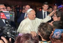 Papa León XIV saliendo de su residencia para regresar al Vaticano. Foto La Hora: Vatican News