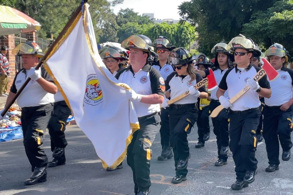 Desfile Bomberos Voluntarios