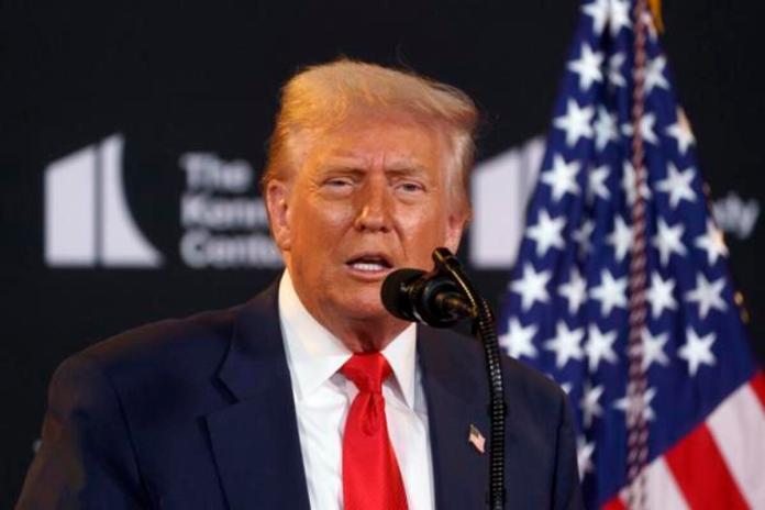 El presidente de EE.UU., Donald Trump, celebró este viernes que su homólogo ruso, Vladímir Putin, viaje a la cumbre bilateral de Alaska. Foto La Hora: EFE.