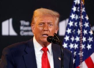 El presidente de EE.UU., Donald Trump, celebró este viernes que su homólogo ruso, Vladímir Putin, viaje a la cumbre bilateral de Alaska. Foto La Hora: EFE.