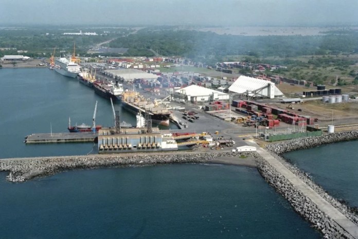 EPQ Agexport 2 El dragado permitirá retirar sedimentos que dificultan la maniobra de los buques. Foto La Hora: Agexport