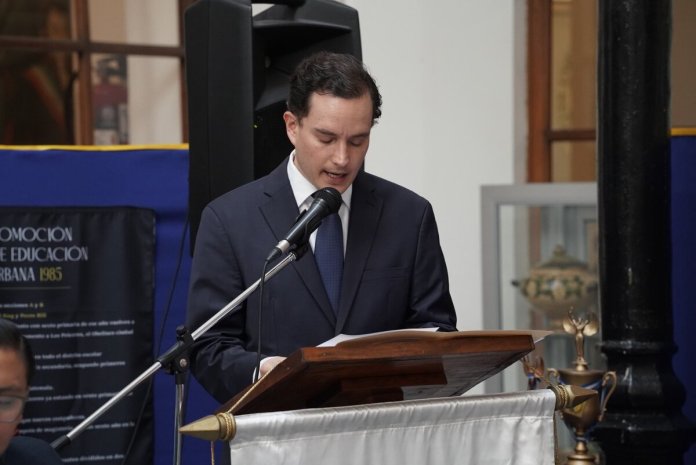Enrique Bauer es electo presidente del Directorio de la Superintendencia de Competencia y se aprueba reglamento