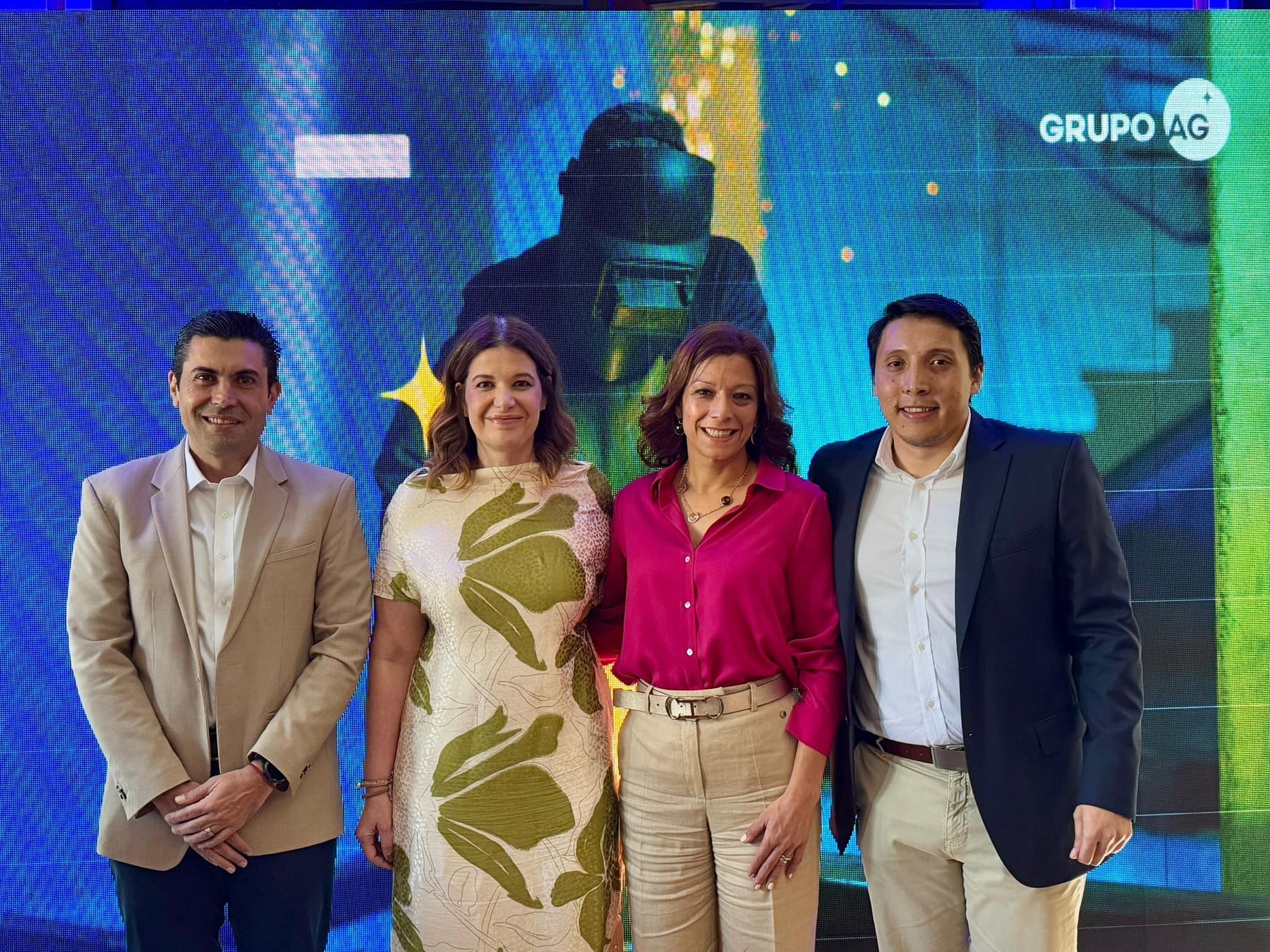 De izquierda a derecha:Carlos Fuentes, director comercial de Grupo AG; Isabel Moya, directora de mercadeo de Grupo AG; Gabriela Roca, directora de Asuntos Corporativos y Sostenibilidad de Grupo; Jorge Sanabria, gerente de mercadeo de Grupo AG. Foto: Cortesía Grupo G