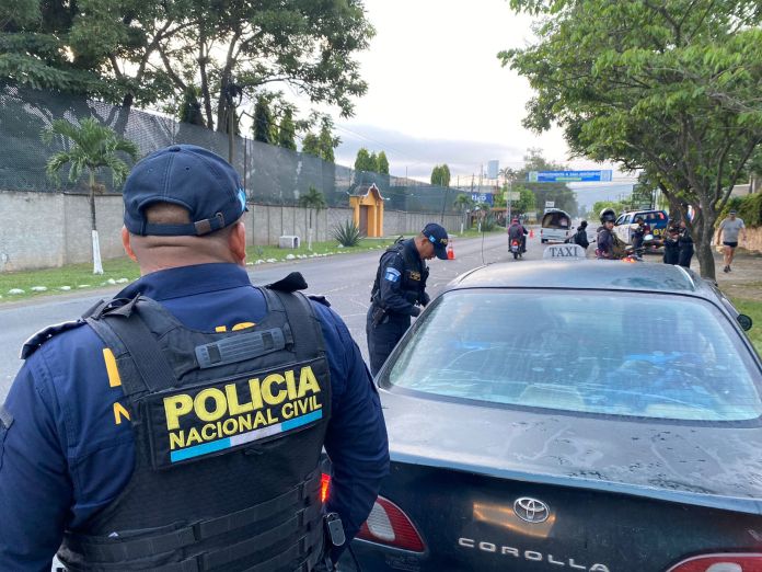 PNC realiza operativos de registro e identificación de vehículos tras fin del plazo para pago de impuesto sobre circulación de vehículos.