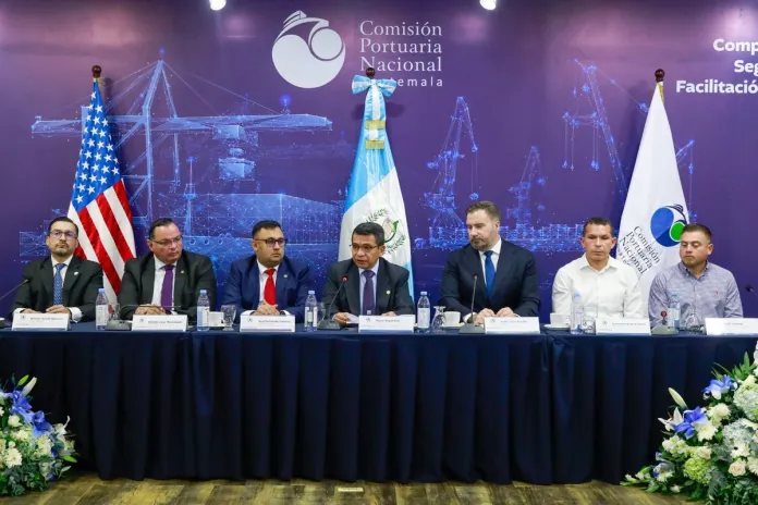 GzSs8VTWAAALtP2 (1) Gobierno recibe a la Guardiacostera de EE. UU. para inspección y evaluación de puertos del país.
