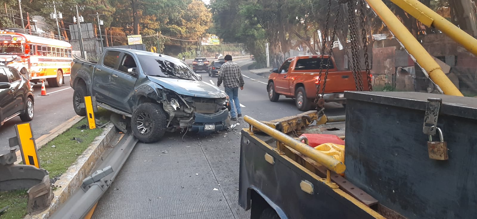 Tránsito Mixco: Colisión vehicular se reporta en ruta Interamericana km 2