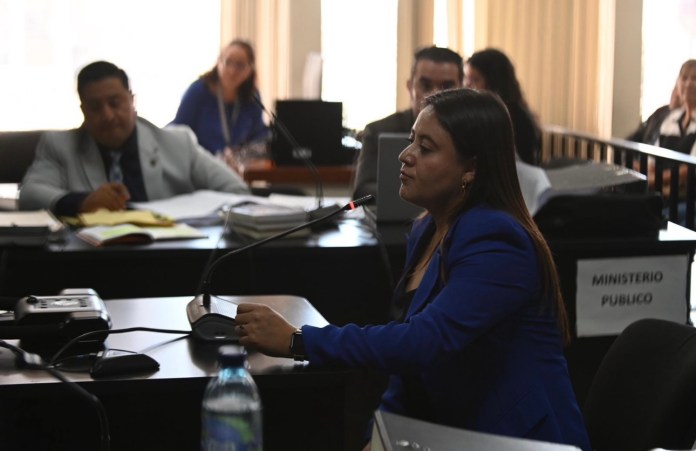 Paola Pimentel es una de las fiscales perseguidas politícamente por el MP, según organizaciones de Derechos Humanos. Foto La Hora: Diego España.