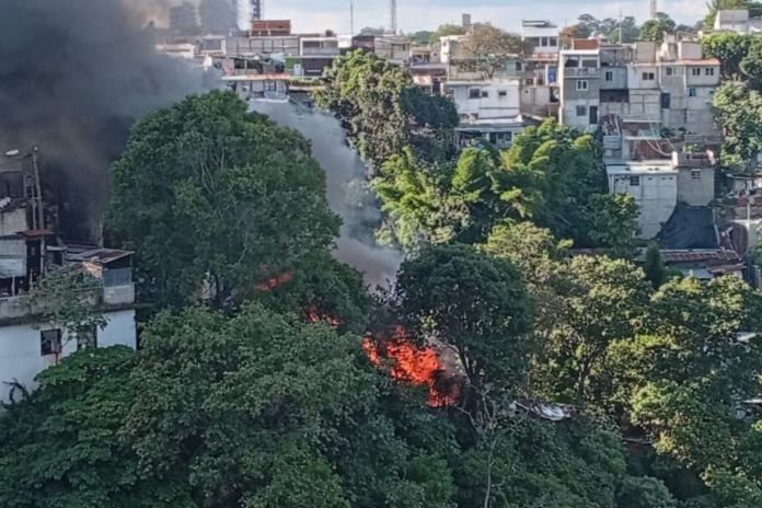 Incendio resitrado en la zona 6 capitalina. Foto La Hora: Cortesía