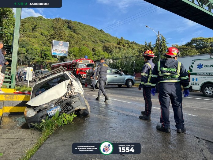Durante la mañana de este jueves 21 de agosto se registró un accidente de tránsito a la altura del kilómetro 21 de la Ruta Interamericana, Foto La Hora: Bomberos Departamentales.
