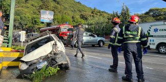 Durante la mañana de este jueves 21 de agosto se registró un accidente de tránsito a la altura del kilómetro 21 de la Ruta Interamericana, Foto La Hora: Bomberos Departamentales.