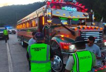 Autobuses extraurbanos en el Atlántico son inspeccionados para identificar irregularidades Operativo de la DGT para supervisar autobuses extraurbanos. Foto La Hora: DGT