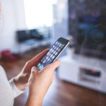 Los usuarios podrán portar el número telefónico aunque cambien de compañía como lo establece la Ley de Portabilidad Numérica. Foto: La Hora / Canva