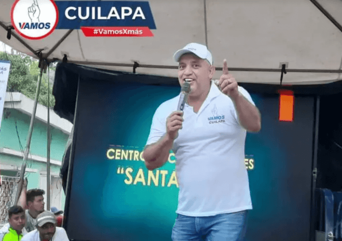 La multa millonaria y prisión que pide EE. UU. para el exalcalde que que dijo estar con la teta que tiene leche