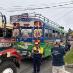 Localizan piloto de bus extraurbano con licencia falsa en Santa Catarina Punila. Foto La Hora: Sebastián Siero
