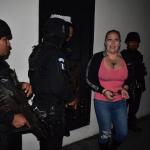 María Marta Castañeda Torres espera en carceletas mientras el juzgado de turno fija hora para darle a conocer los motivos de su detención. Foto La Hora: Daniel Ramírez
